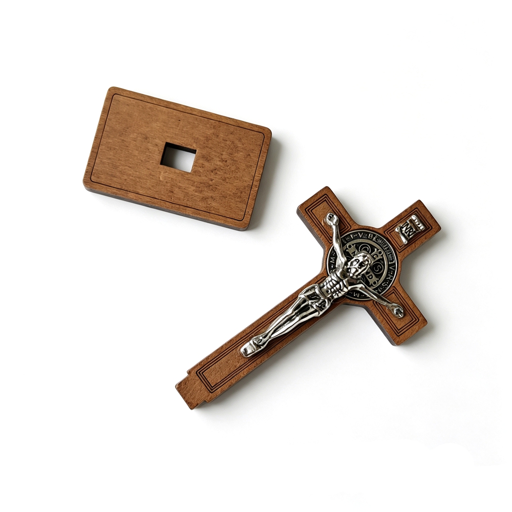St Benedict Standing Crucifix  - Home Decor Theme 评论和价格